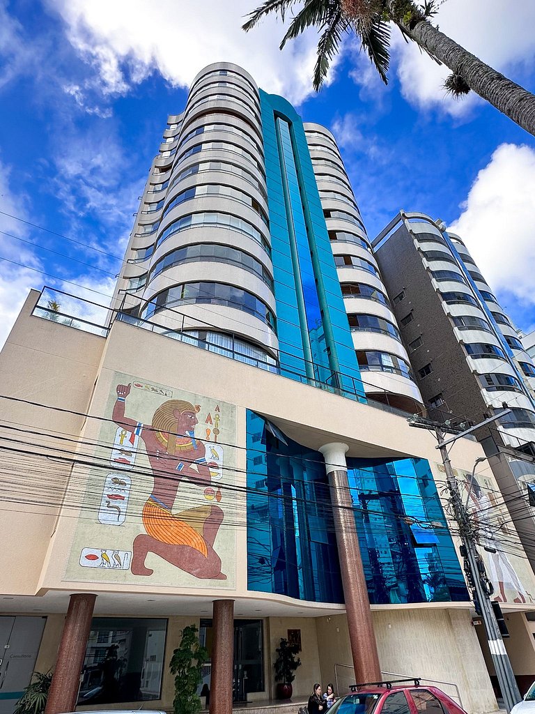 Apto 2 Quartos – 2 Vagas – Centro BC