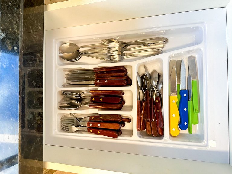 Frente Mar 3 Suítes + 2 Vagas | Monte Olympos