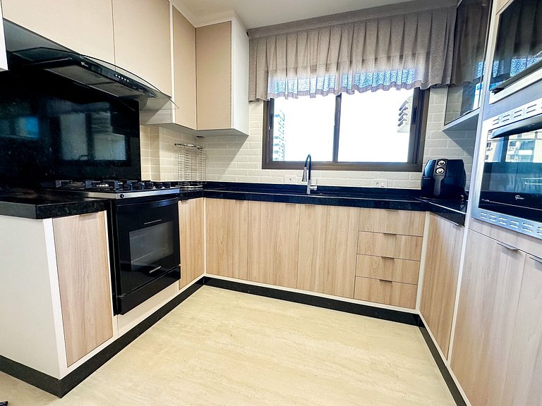 Frente Mar 3 Suítes + 2 Vagas | Monte Olympos