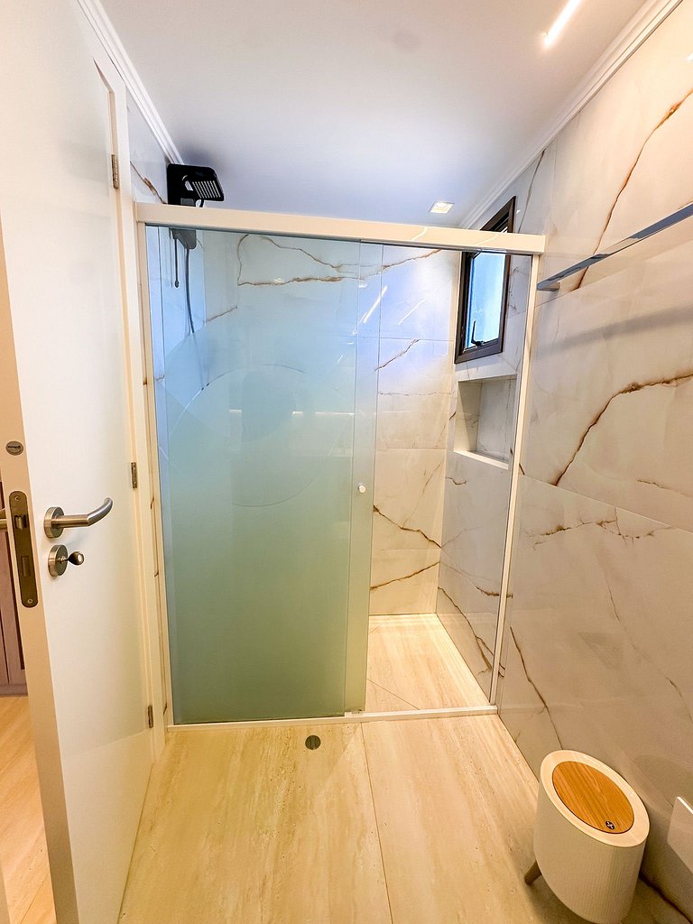 Frente Mar 3 Suítes + 2 Vagas | Monte Olympos