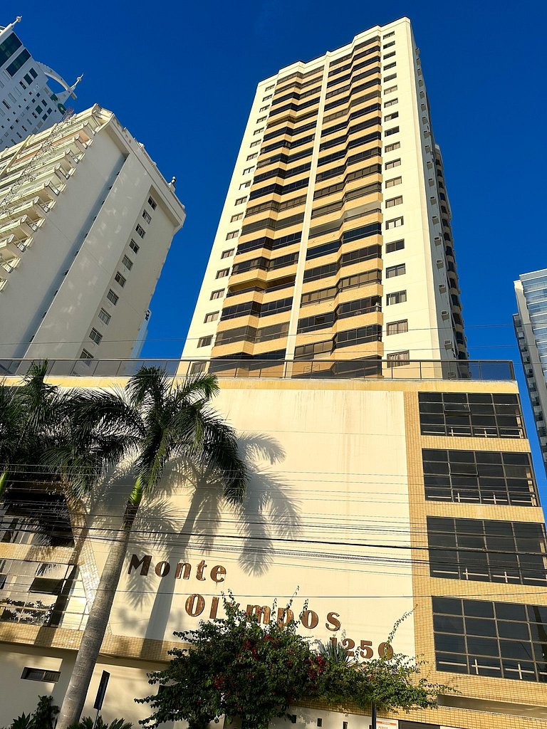 Frente Mar 3 Suítes + 2 Vagas | Monte Olympos