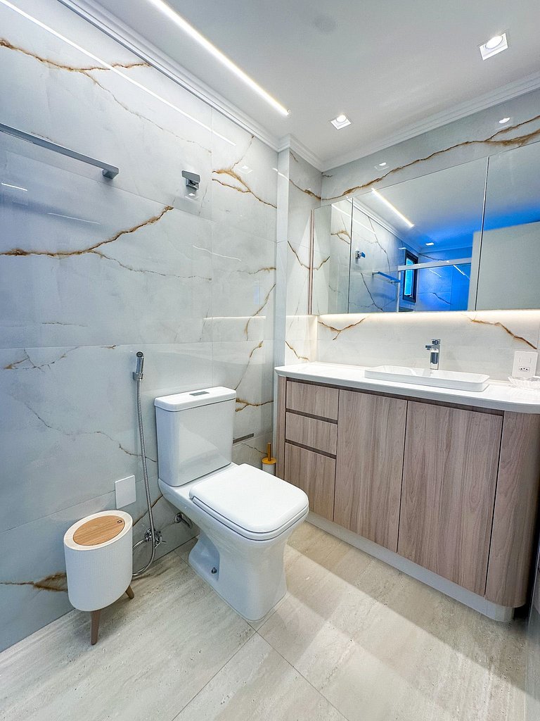 Frente Mar 3 Suítes + 2 Vagas | Monte Olympos