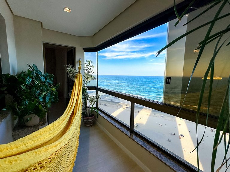 Frente Mar 3 Suítes + 2 Vagas | Monte Olympos