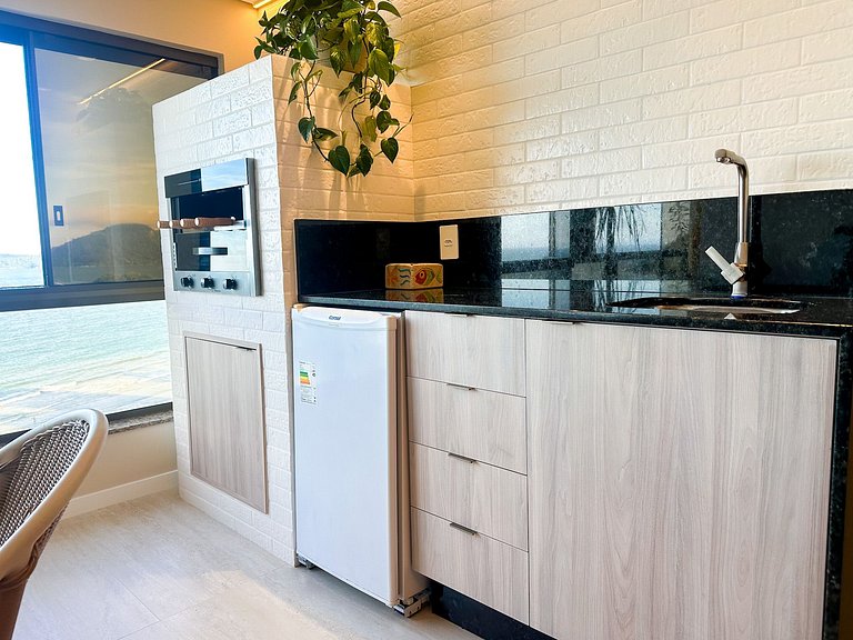 Frente Mar 3 Suítes + 2 Vagas | Monte Olympos