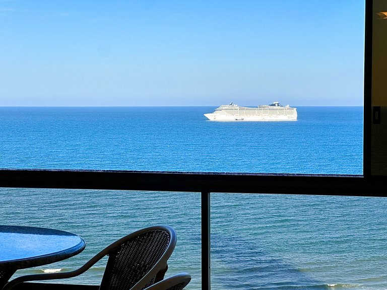 Frente Mar 3 Suítes + 2 Vagas | Monte Olympos